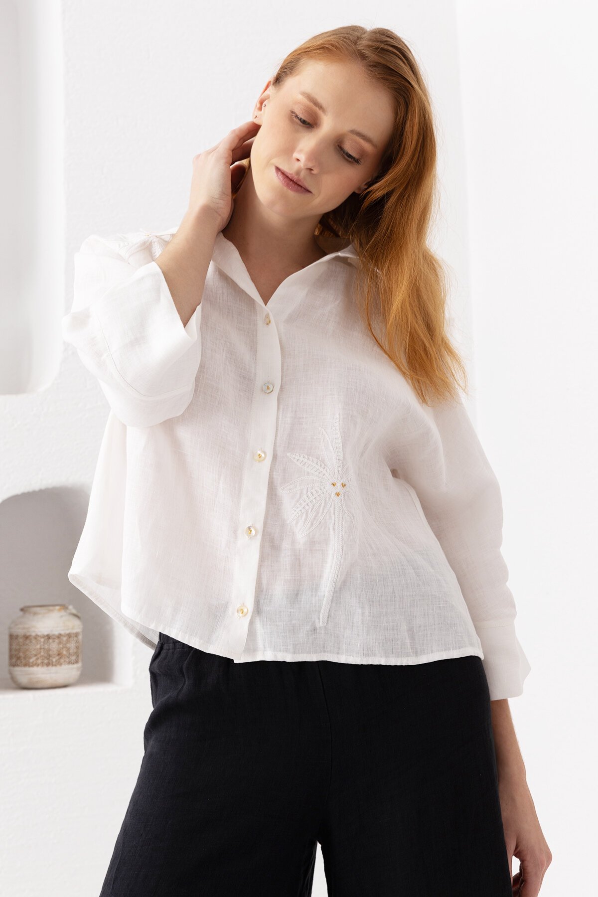 White Daisy | Keten Nakışlı Gömlek